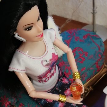 Они сами пишут свои истории: Гёнюль и Бурджу