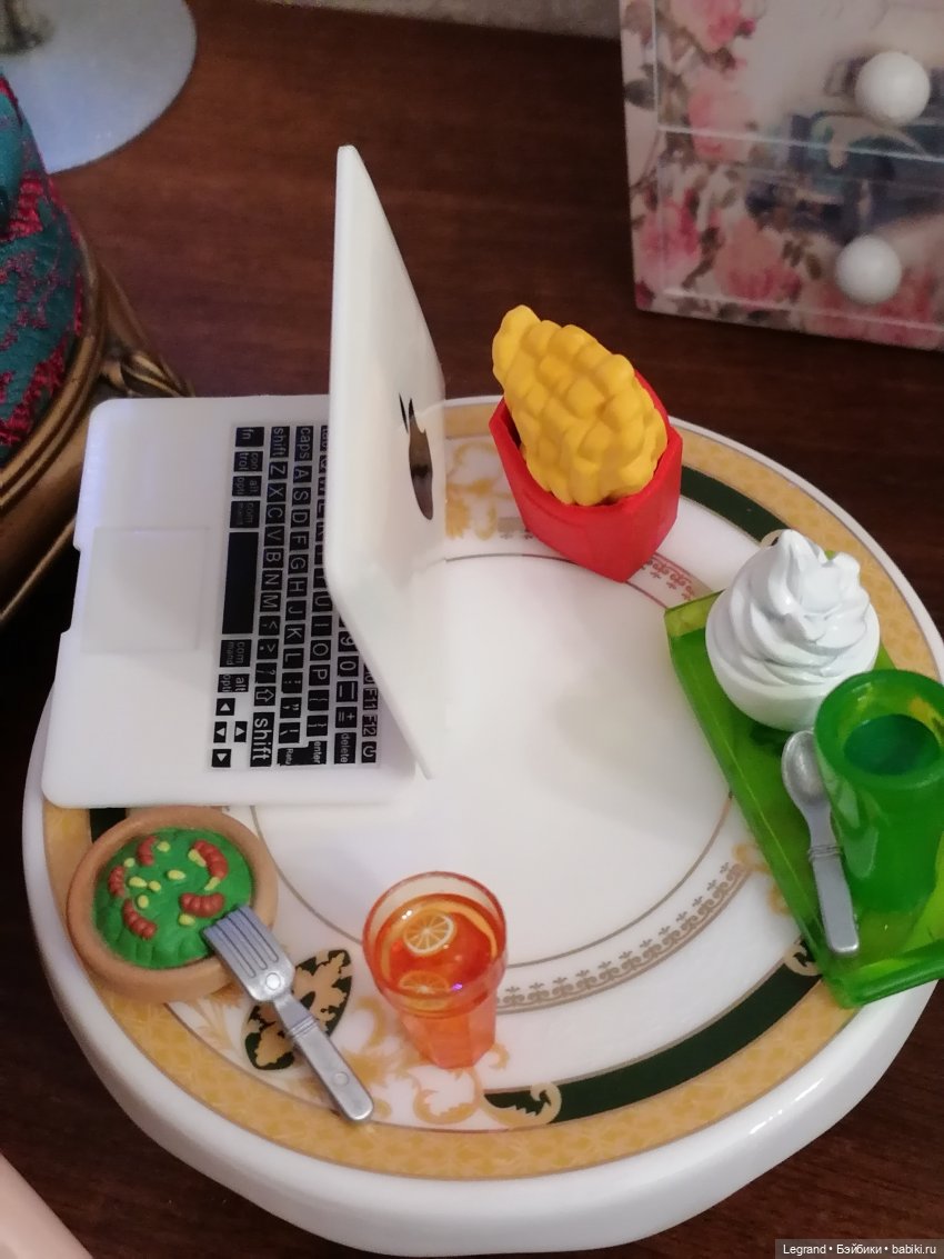 Они сами пишут свои истории: Гёнюль и Бурджу