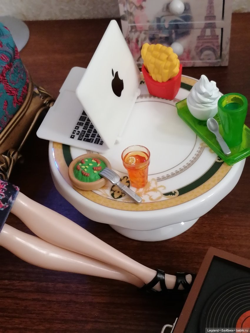 Они сами пишут свои истории: Гёнюль и Бурджу