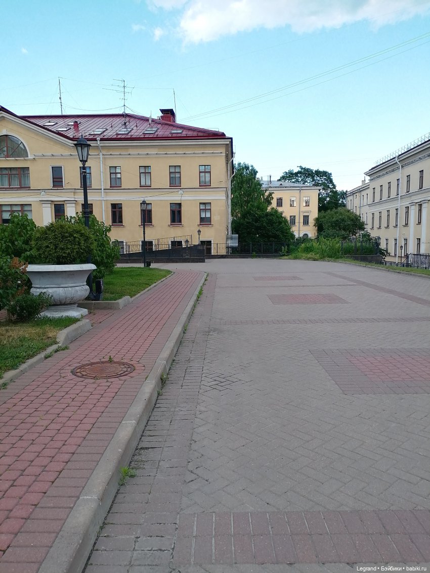 Санкт-Петербург: Фабрис на прогулке в Парадном квартале - часть вторая | Бэйбики Санкт-Петербург: Фабрис на прогулке в Парадном квартале - часть вторая