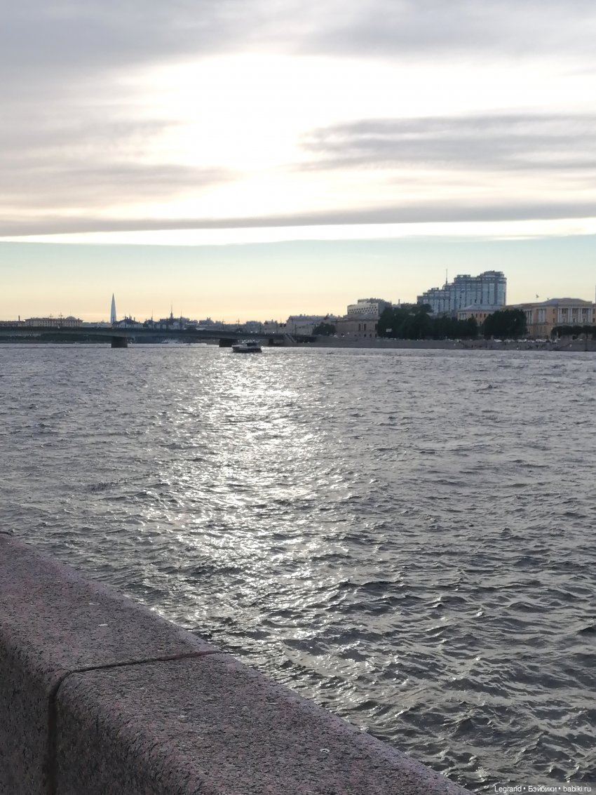 Санкт-Петербург: Барин на набережной Невы | Бэйбики Санкт-Петербург: Барин на набережной Невы