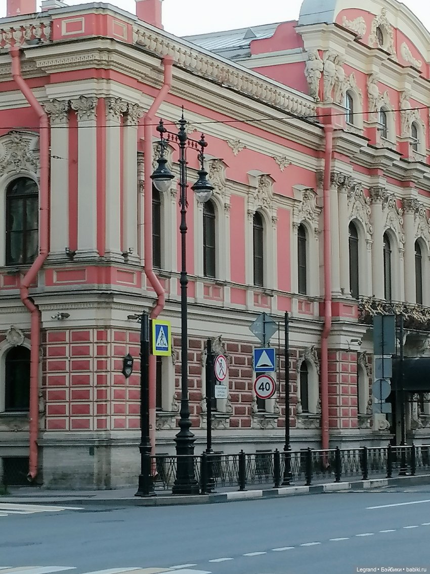 Санкт-Петербург: особняк И.К. Мясникова в начале июля (фото 6)