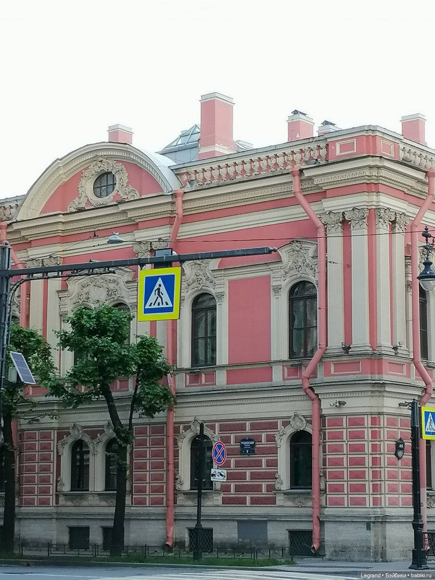 Санкт-Петербург: особняк И.К. Мясникова в начале июля (фото 4)