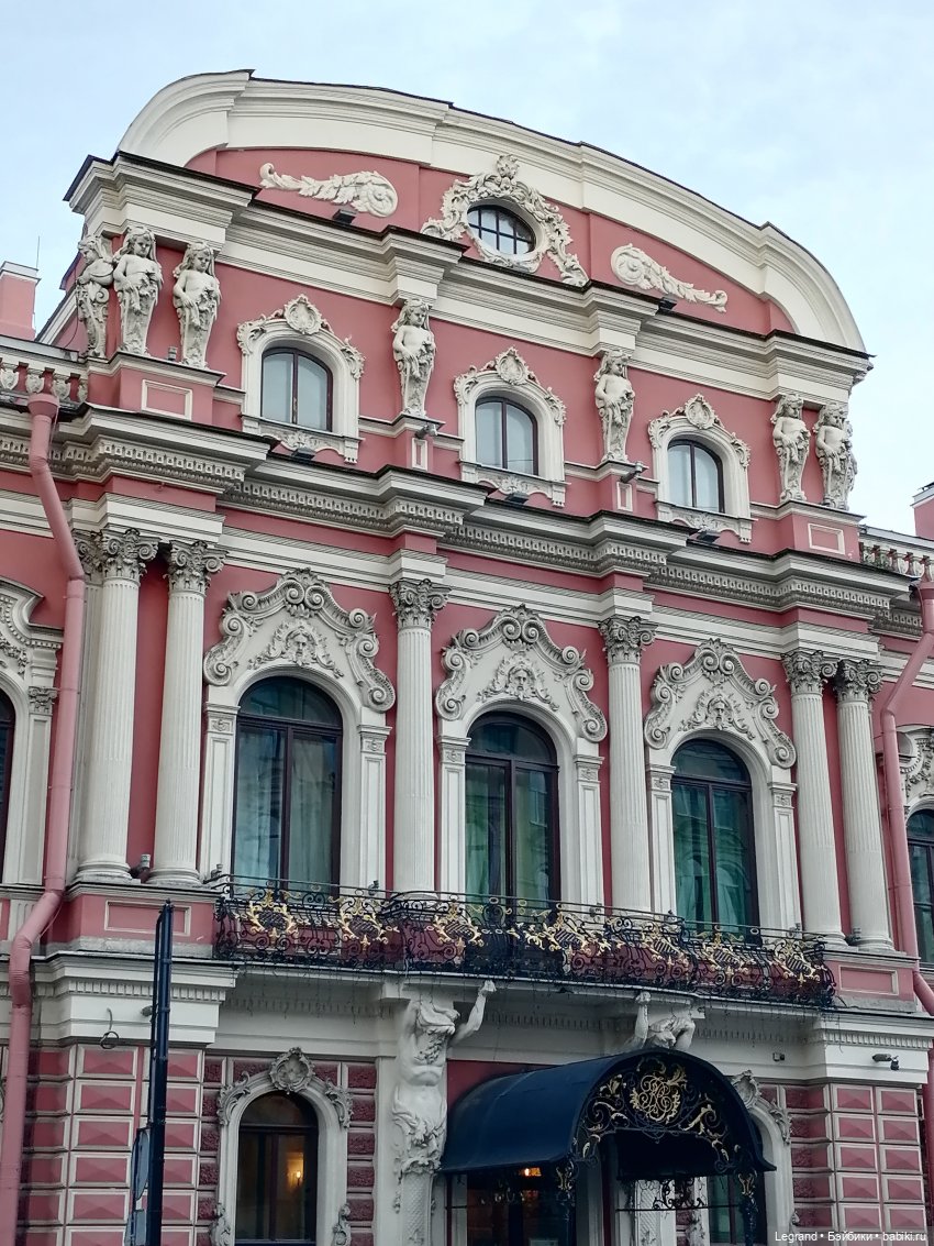 Санкт-Петербург: особняк И.К. Мясникова в начале июля (фото 8)