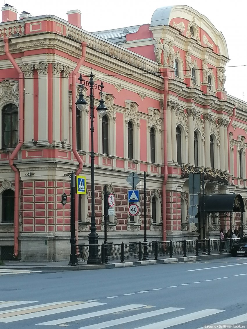 Санкт-Петербург: особняк И.К. Мясникова в начале июля (фото 5)