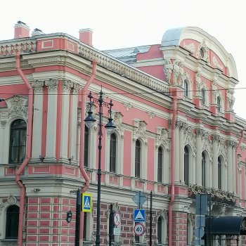 Санкт-Петербург: особняк И.К. Мясникова в начале июля