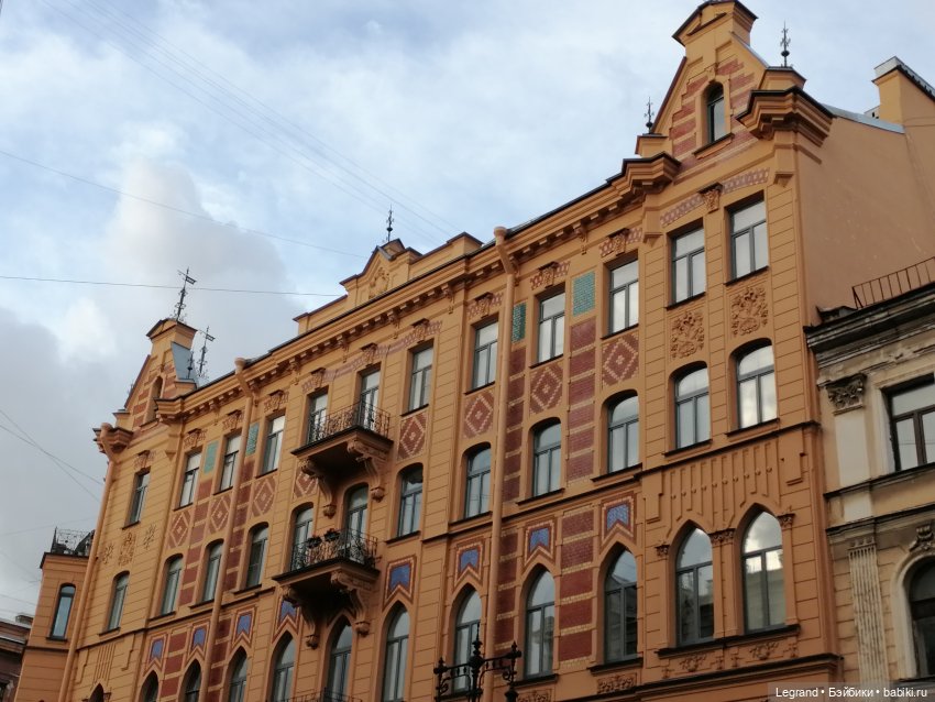 Санкт-Петербург: ул. Марата, Кузнечный переулок