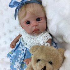 Миниатюрная кукла Алиса. Автор  Ольга Кохановская