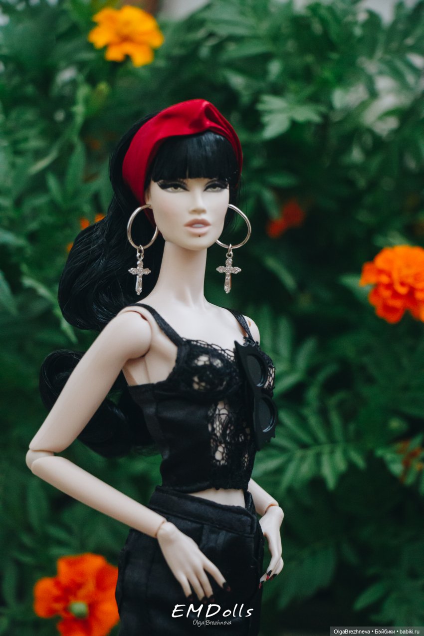 All That Vampire Drama  Kesenia Valentinova™ Dressed Doll  Integrity Toys X Cold Carbon 2024