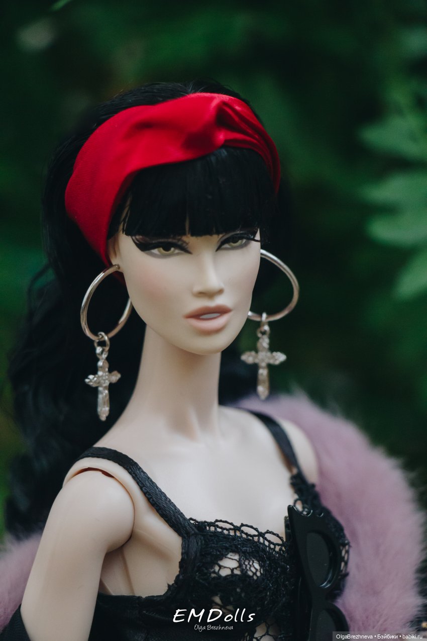 All That Vampire Drama  Kesenia Valentinova™ Dressed Doll  Integrity Toys X Cold Carbon 2024