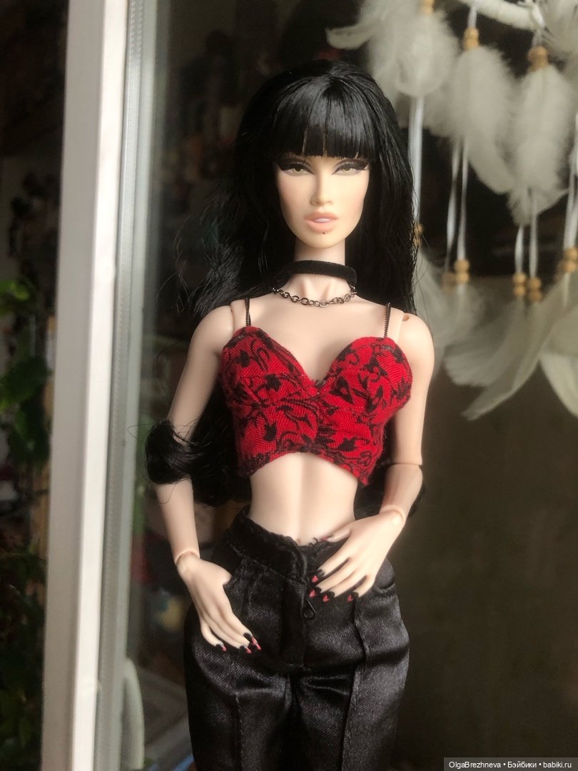 All That Vampire Drama  Kesenia Valentinova™ Dressed Doll  Integrity Toys X Cold Carbon 2024