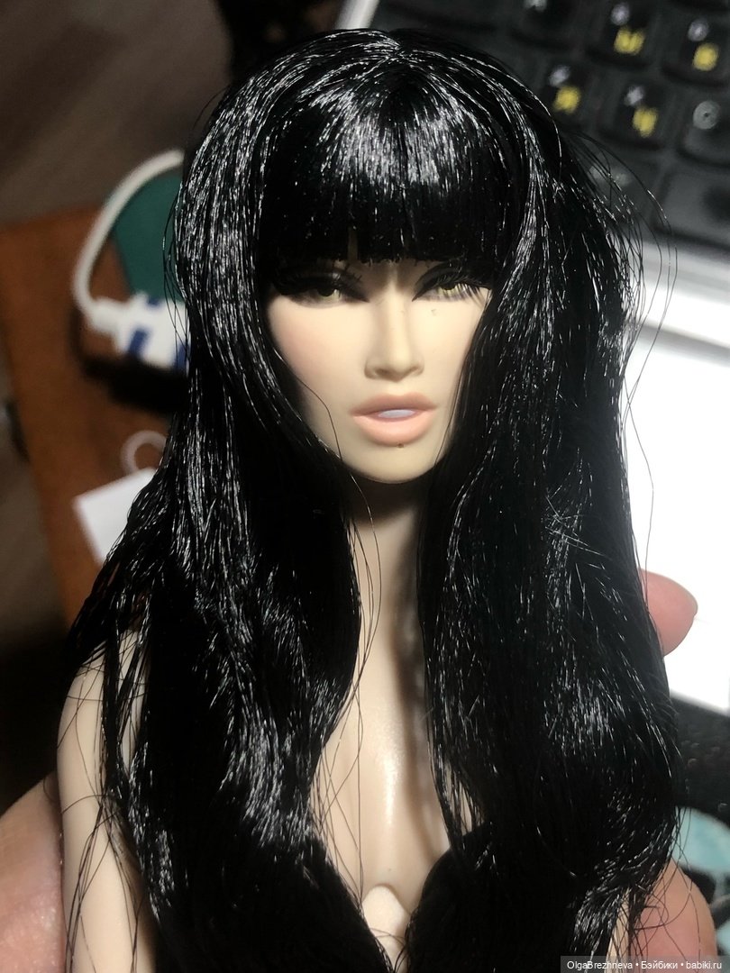 All That Vampire Drama  Kesenia Valentinova™ Dressed Doll  Integrity Toys X Cold Carbon 2024