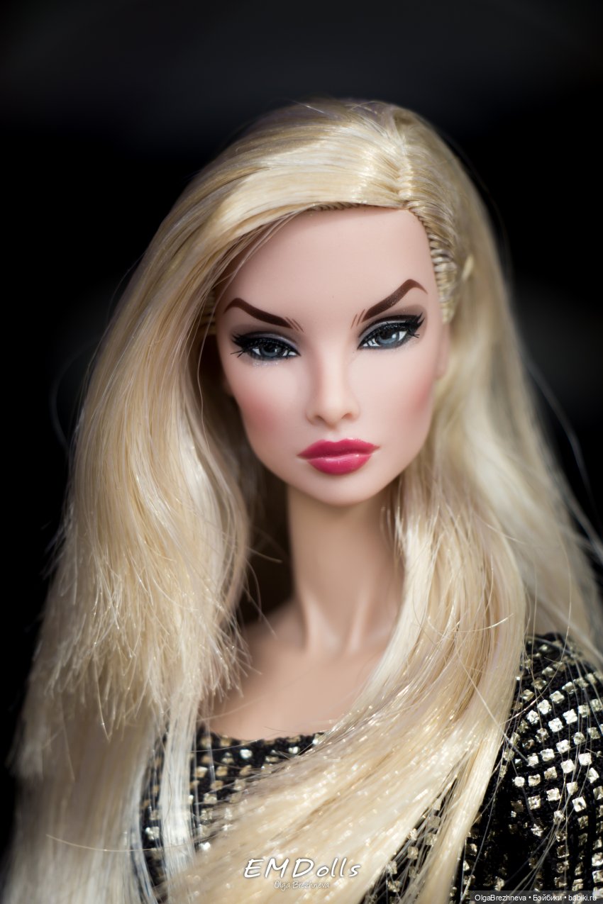 Integrity toys IT Fashion Royalty Contrasting Proposition Natalia Fatale 2016