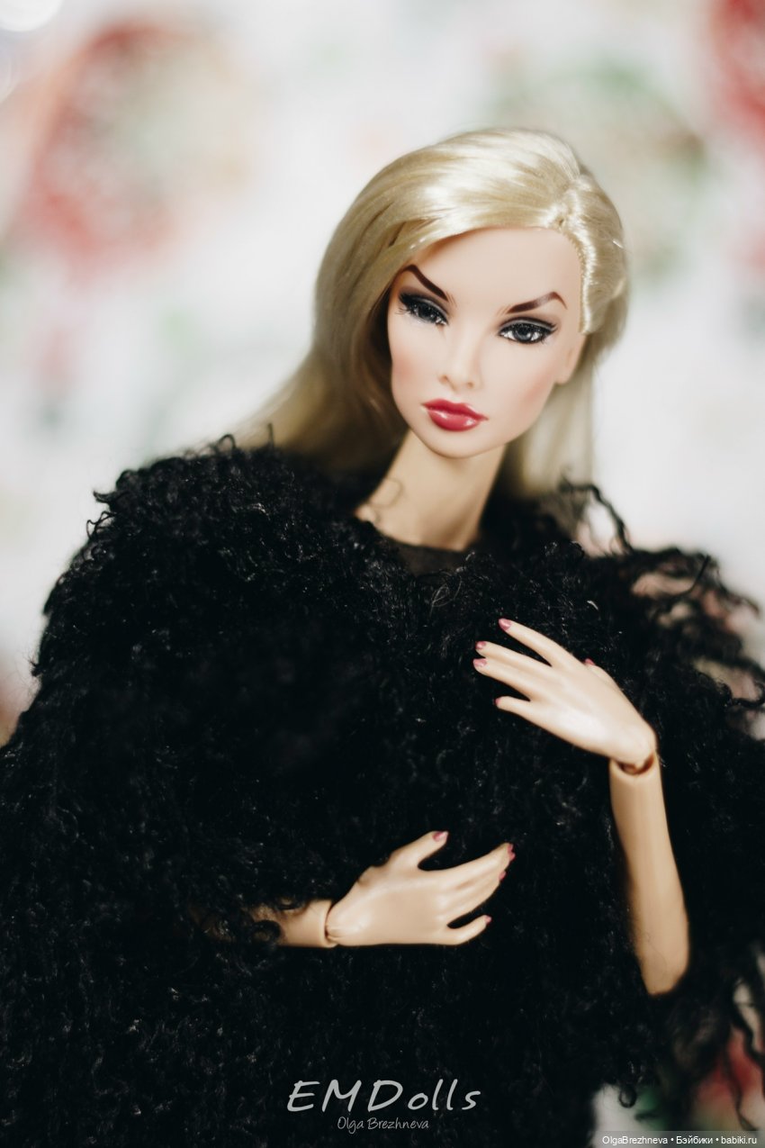 Integrity toys IT Fashion Royalty Contrasting Proposition Natalia Fatale 2016