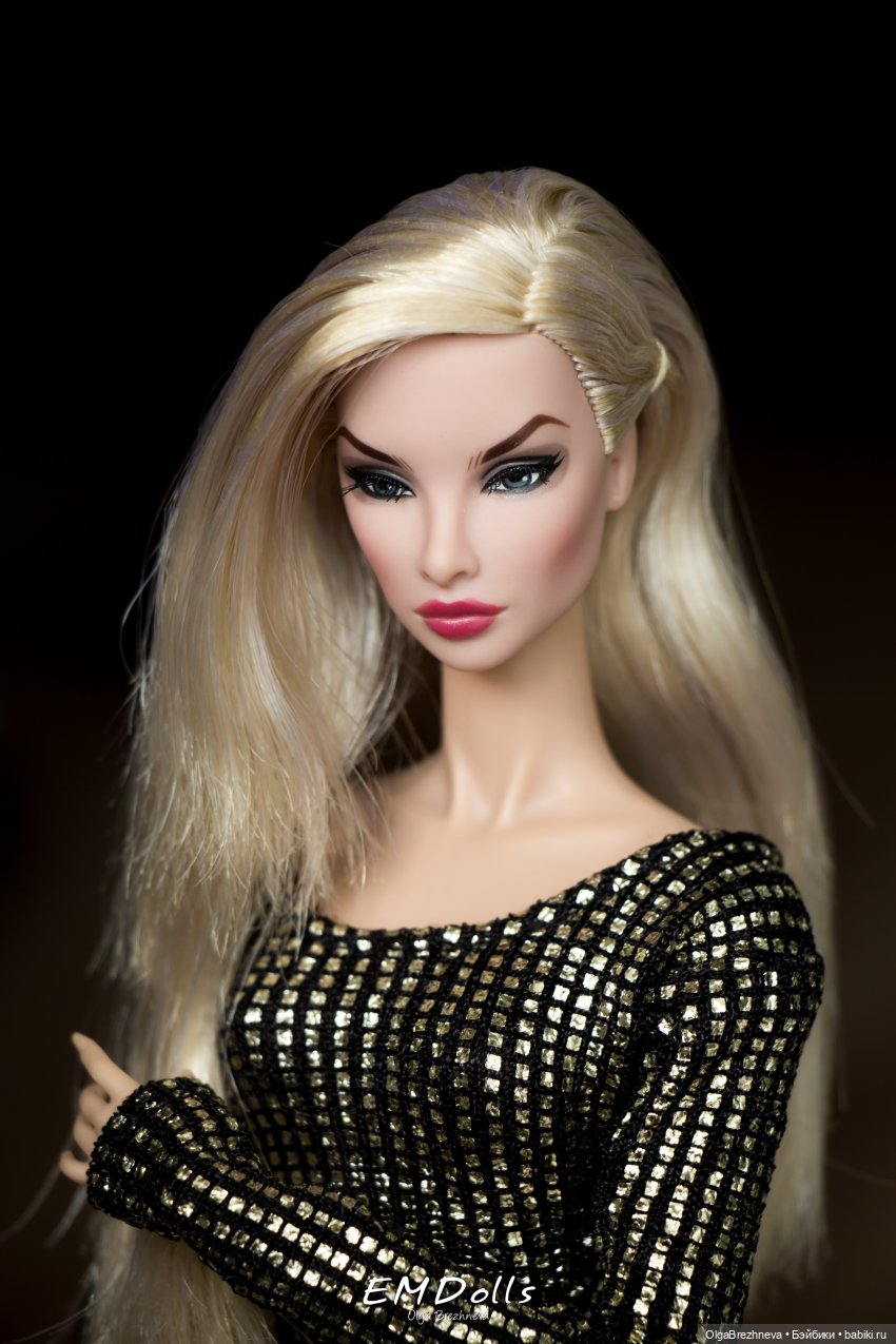 Integrity toys IT Fashion Royalty Contrasting Proposition Natalia Fatale 2016