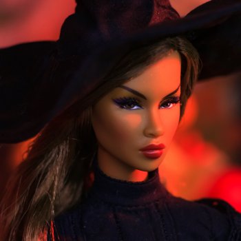 Местная ведьмочка  Адель