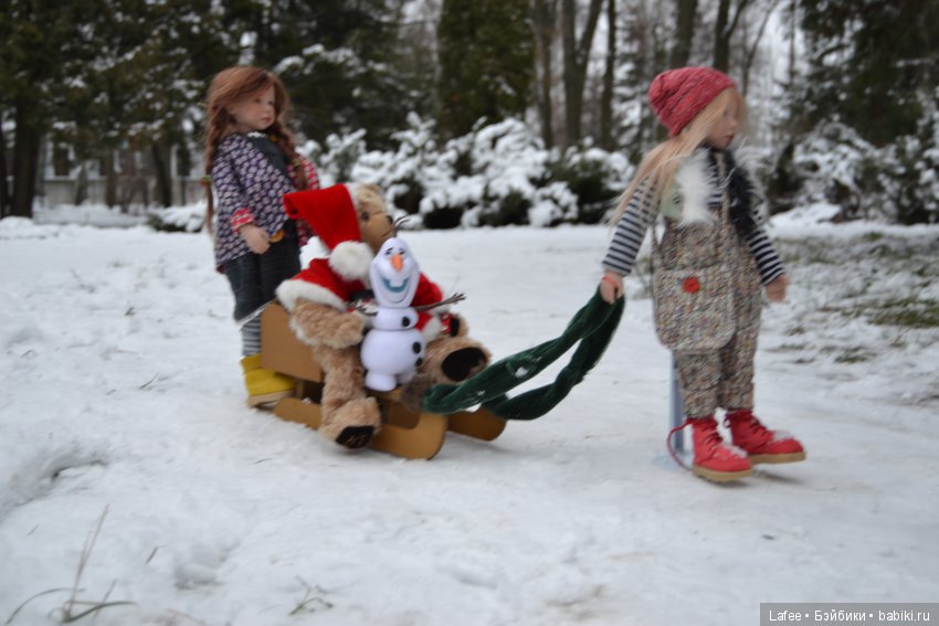 Ура! Каникулы! Fien и Lillimarie Zwergnase на зимней прогулке