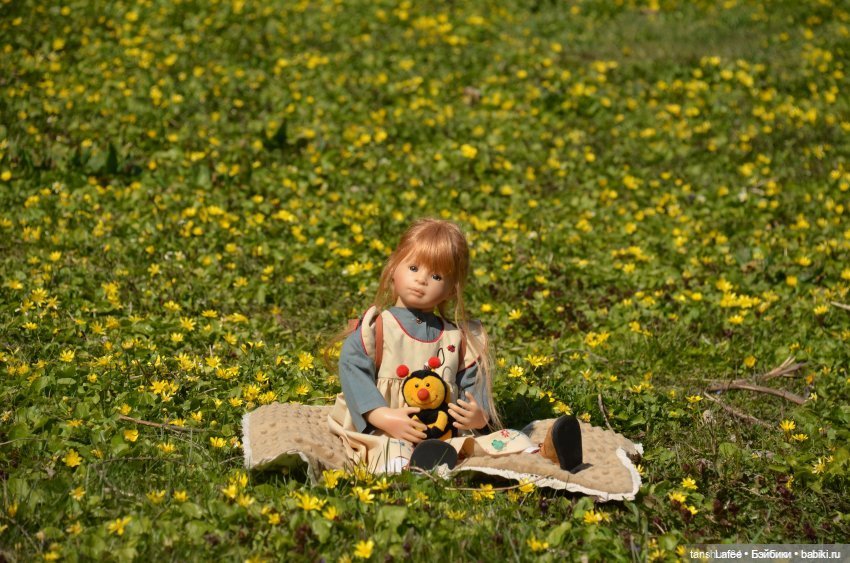 Эмили и пчёлка. Куклы иногда возвращаются к нам