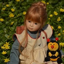 Эмили и пчёлка. Куклы иногда возвращаются к нам