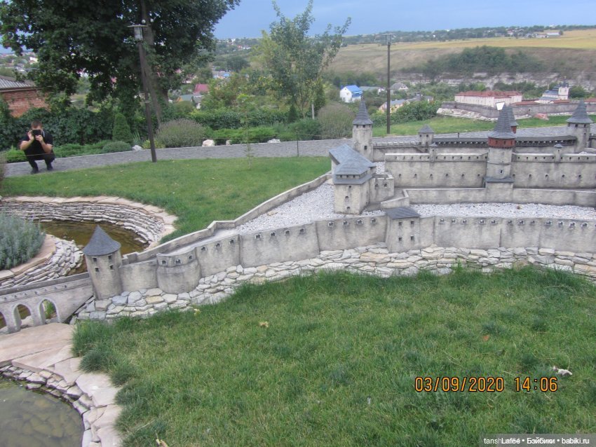 Тяжело ли быть фотографом экскурсовода (Ния в Музее миниатюр) продолжение (фото 2)