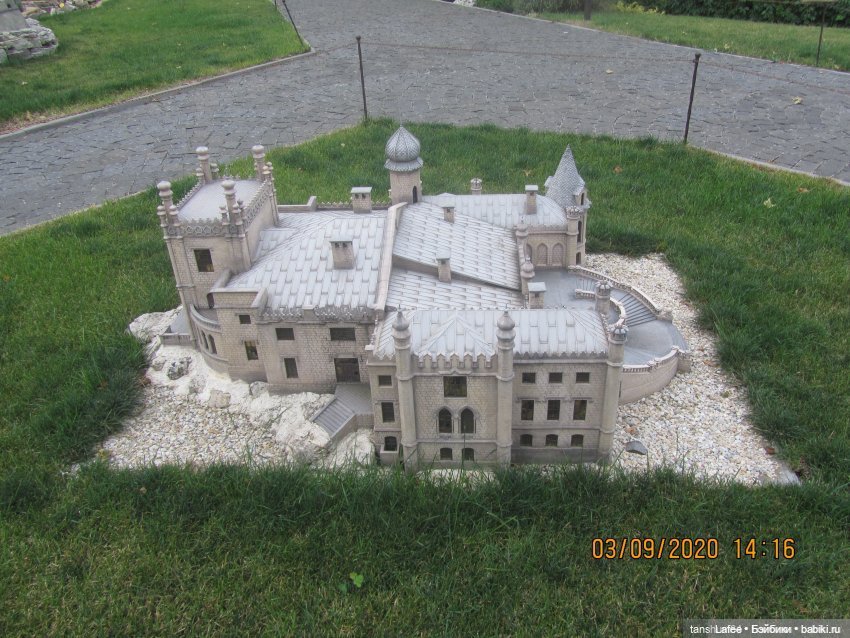 Тяжело ли быть фотографом экскурсовода (Ния в Музее миниатюр) продолжение