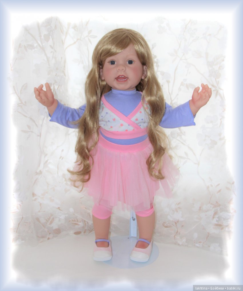 Смешная девчонка. Длинный-предлинный рассказ о куклах «Ballet Class», «Hop Scotch», «Butterfly Dreamer», «Petals & Posies» и