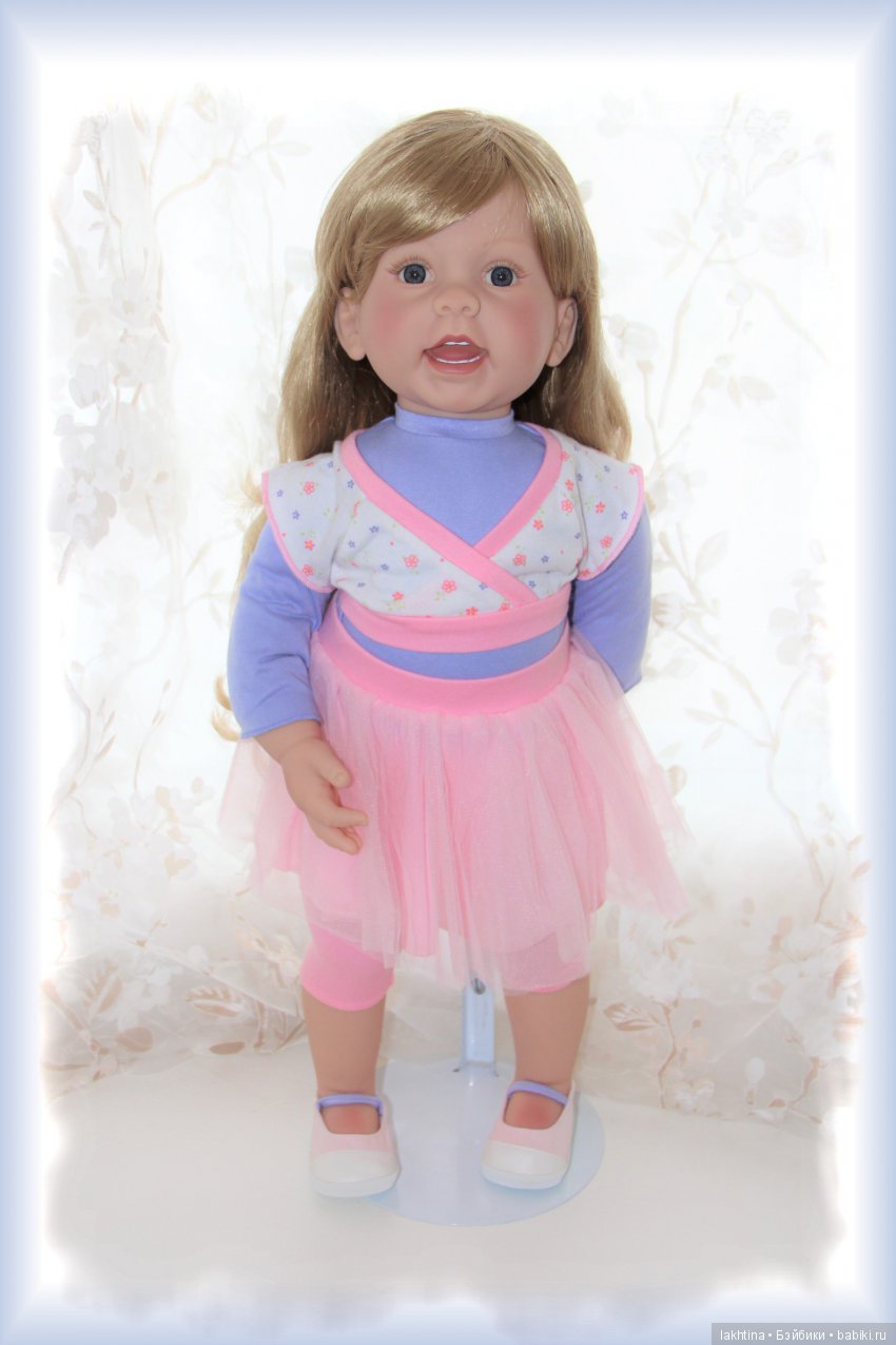 Смешная девчонка. Длинный-предлинный рассказ о куклах «Ballet Class», «Hop Scotch», «Butterfly Dreamer», «Petals & Posies» и