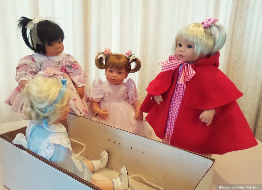 Любопытные носы или малышки Ли Миддлетон встречают новую подружку