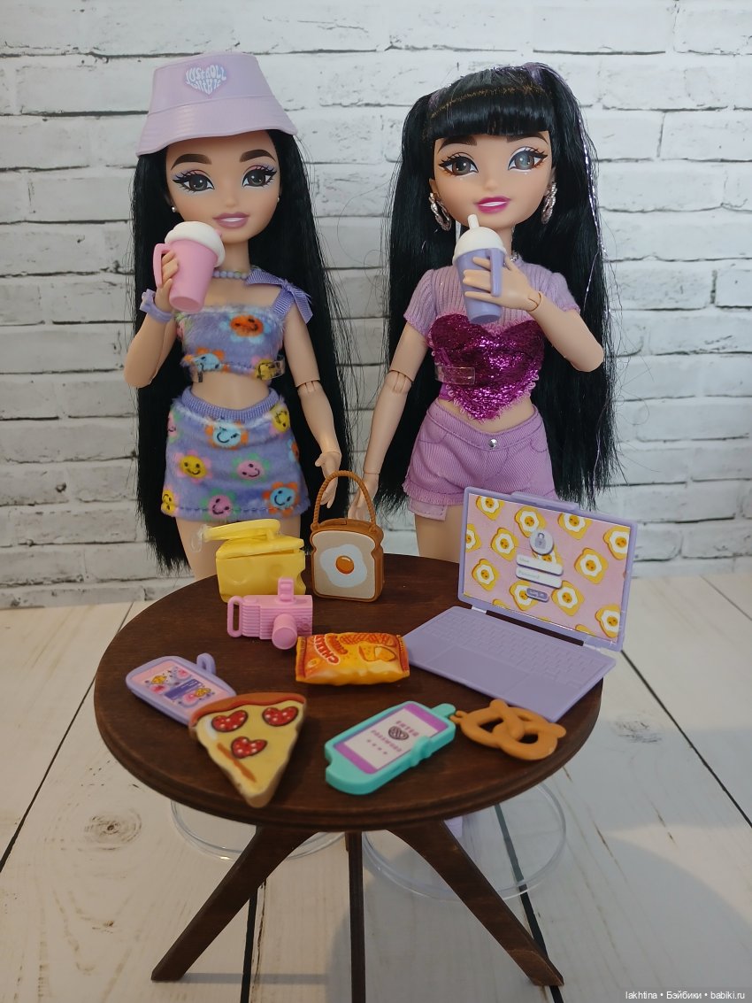 Кен из компании Barbie dream besties и две Рене