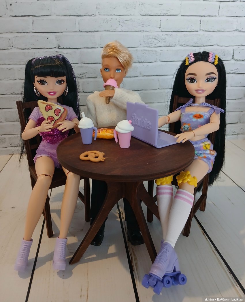 Кен из компании Barbie dream besties и две Рене
