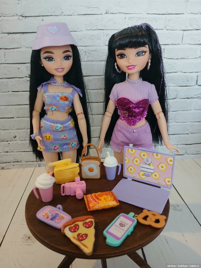 Кен из компании Barbie dream besties и две Рене