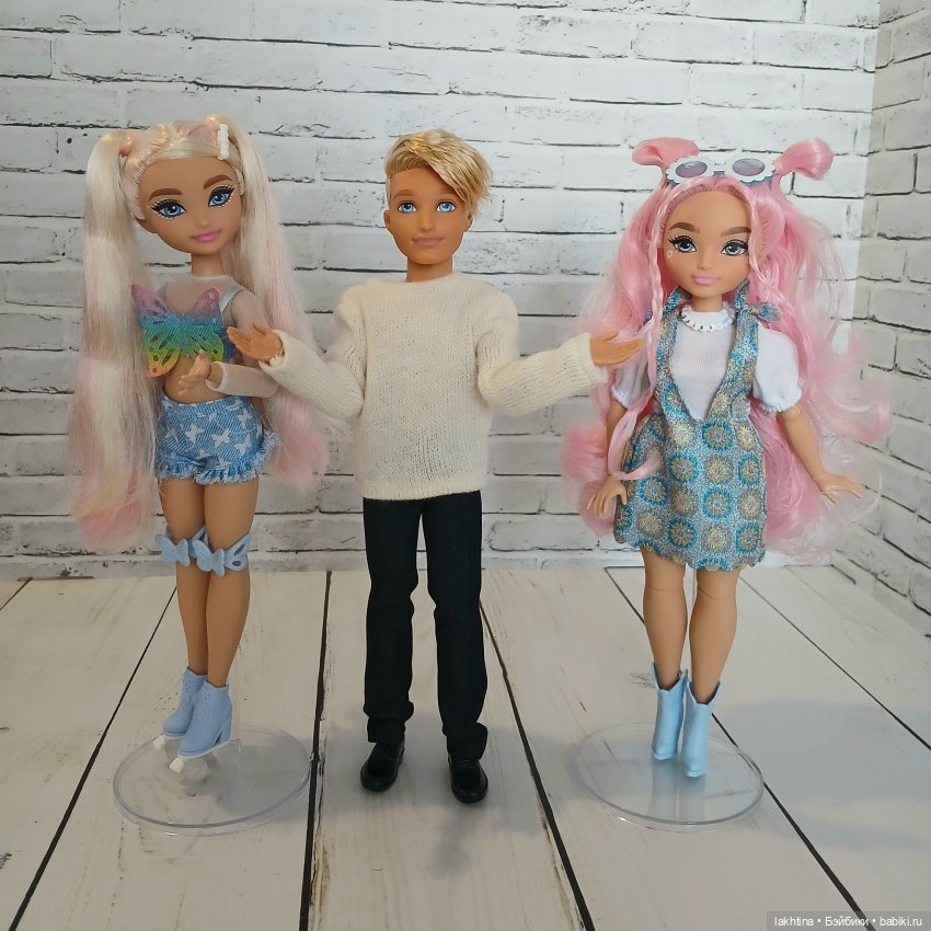 Кен из компании Barbie dream besties и две Рене (фото 9)