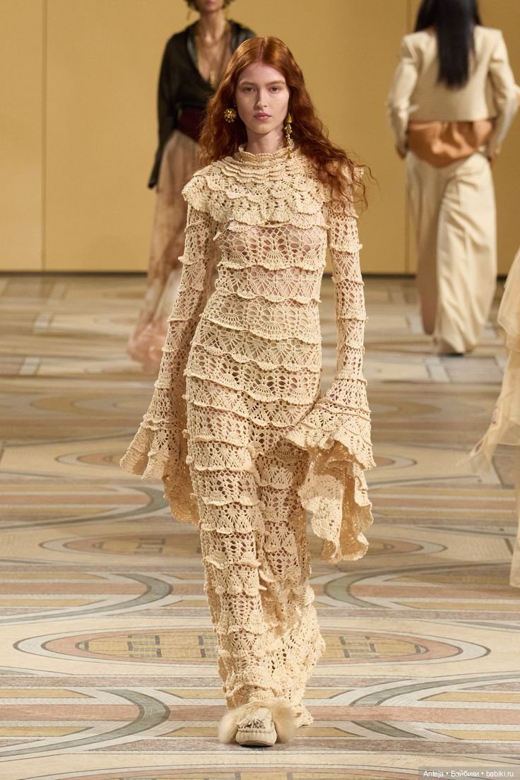 История одного вязаного платья