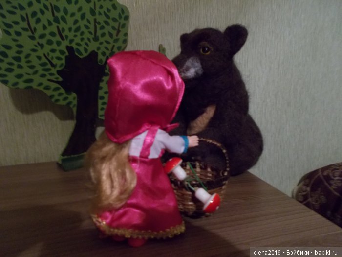 Очередная Машенька — Куклы Маша и Медведь (Simba): Маша в кармашке (фото 8)