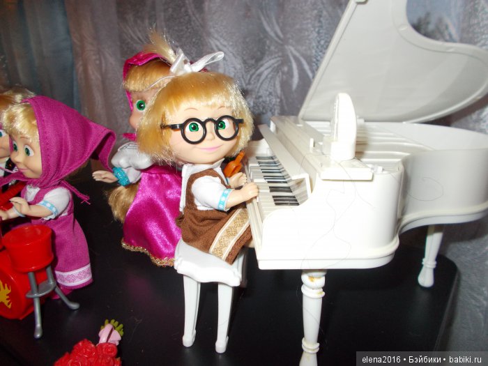 Мозговой штурм — Куклы Маша и Медведь (Simba): Маша в кармашке (фото 3)