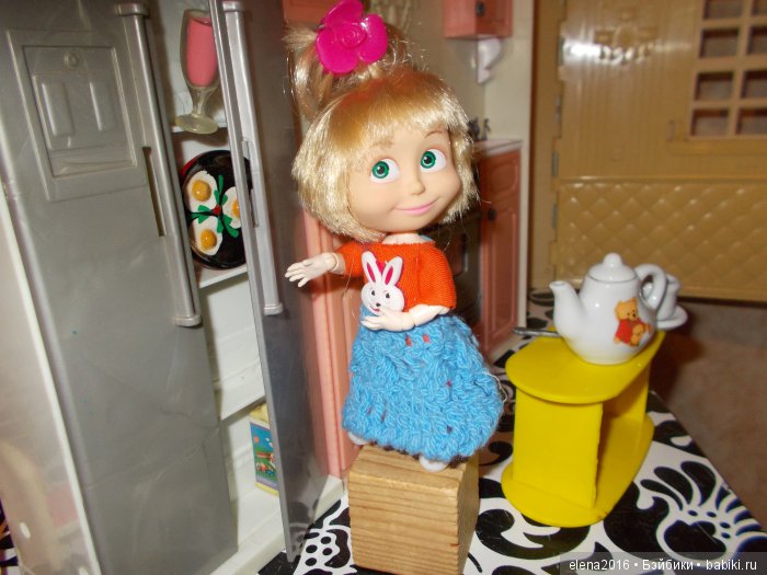 Выходной — Куклы Маша и Медведь (Simba): Маша в кармашке (фото 8)
