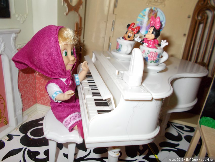 Двоюродная сестренка — Куклы Маша и Медведь (Simba): Маша в кармашке (фото 5)