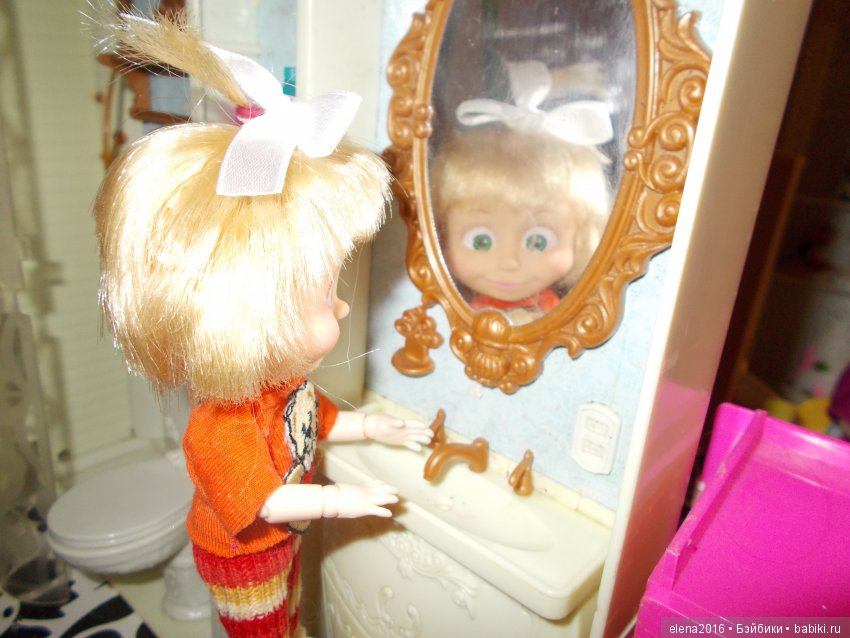 На волю рыбку выпускаем — Куклы Маша и Медведь (Simba): Маша в кармашке (фото 8)