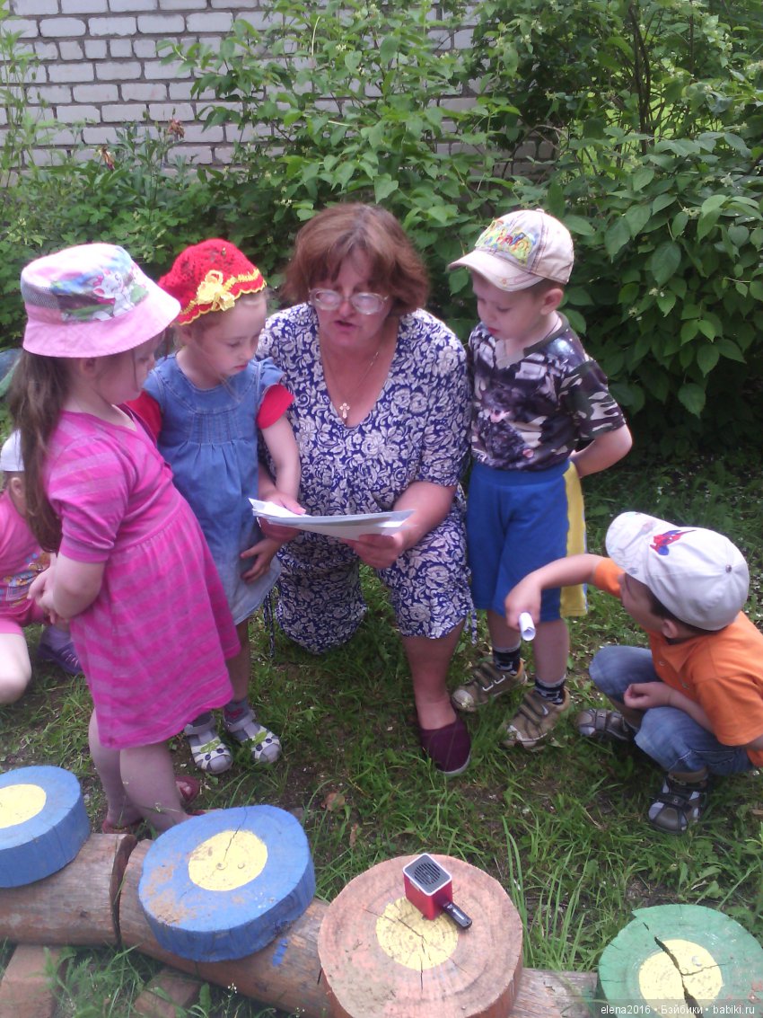 Лето в деревне — Куклы Маша и Медведь (Simba): Маша в кармашке