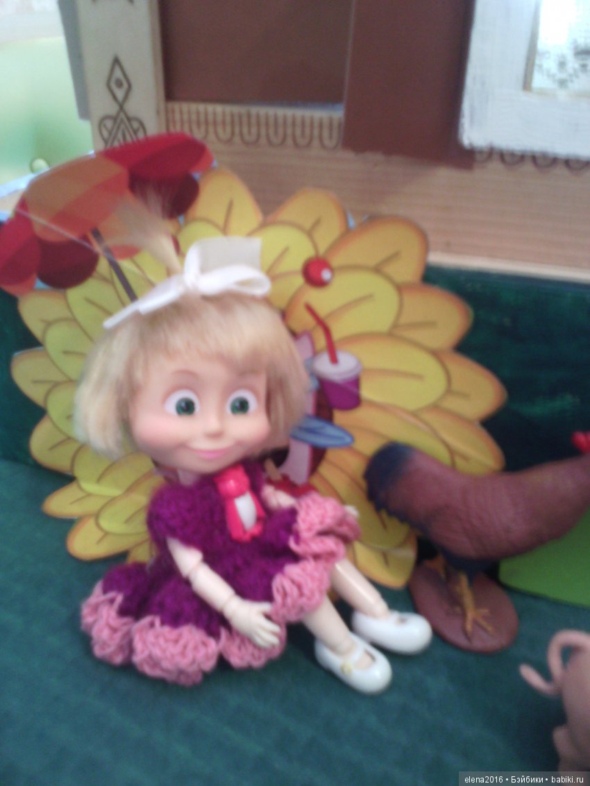 Лето в деревне — Куклы Маша и Медведь (Simba): Маша в кармашке (фото 8)