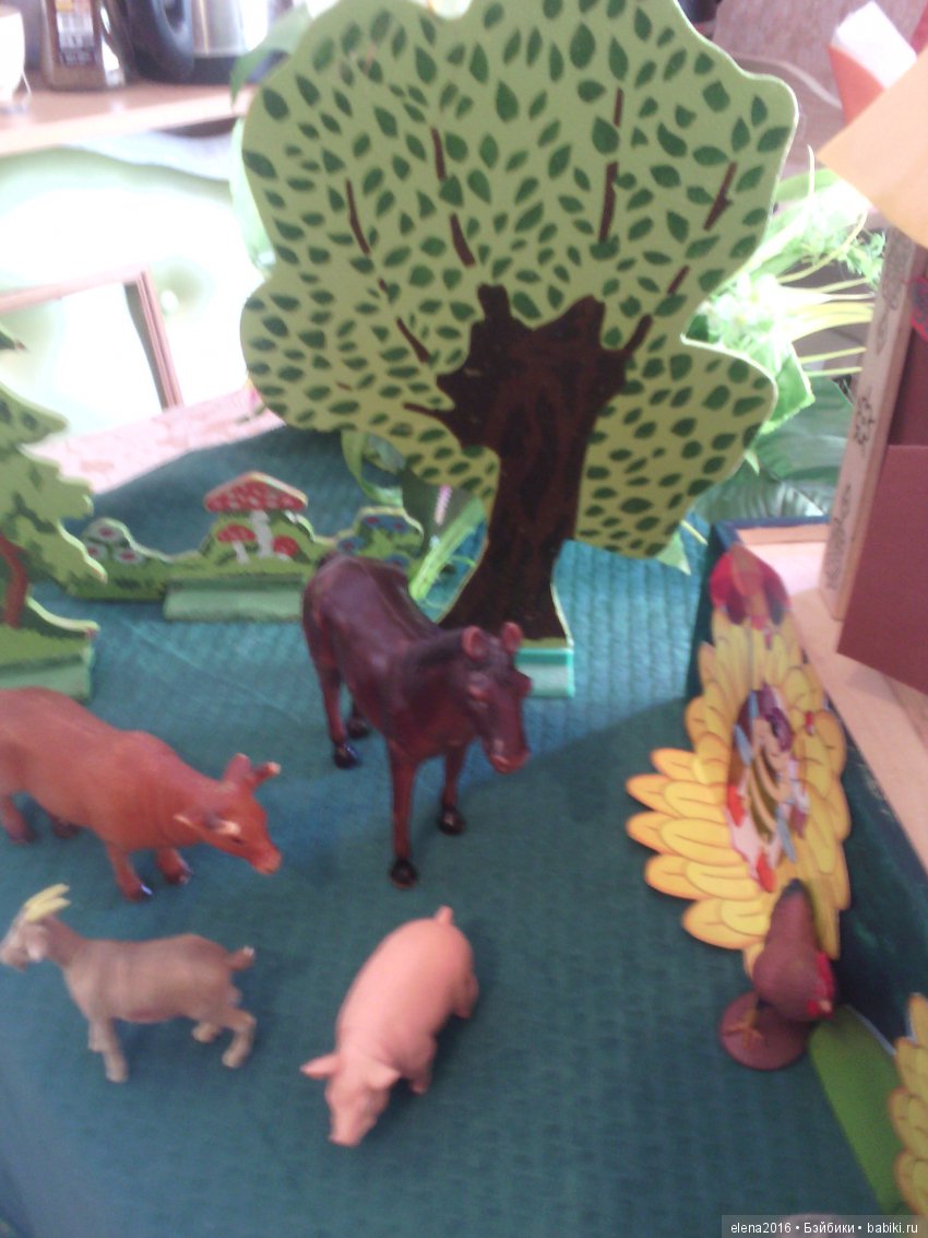 Лето в деревне — Куклы Маша и Медведь (Simba): Маша в кармашке (фото 4)