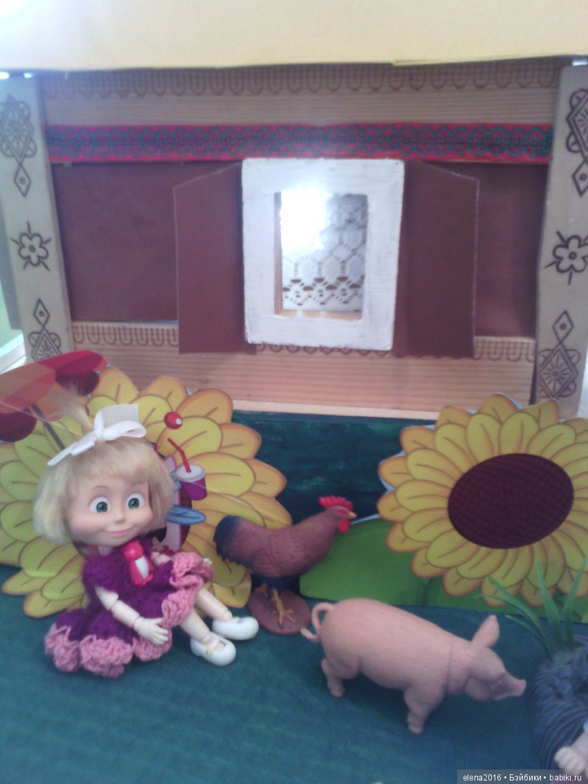 Лето в деревне — Куклы Маша и Медведь (Simba): Маша в кармашке (фото 10)