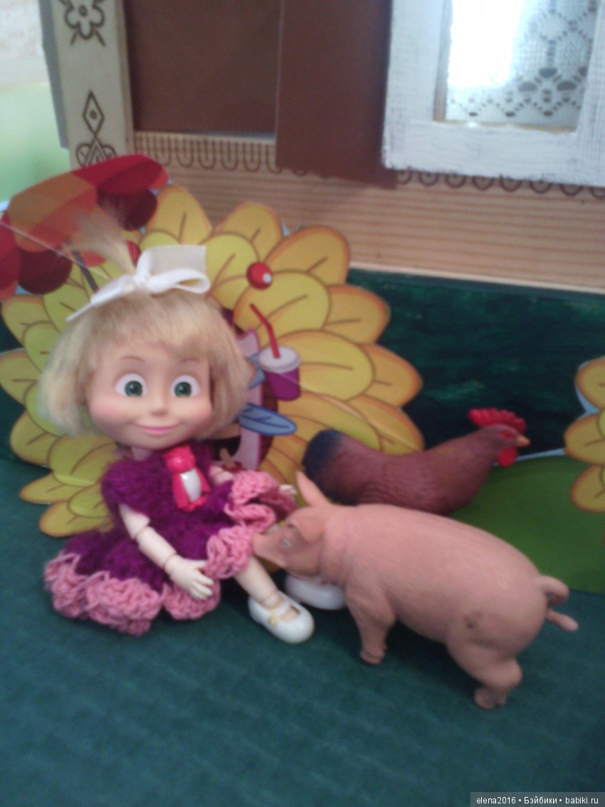Лето в деревне — Куклы Маша и Медведь (Simba): Маша в кармашке (фото 9)