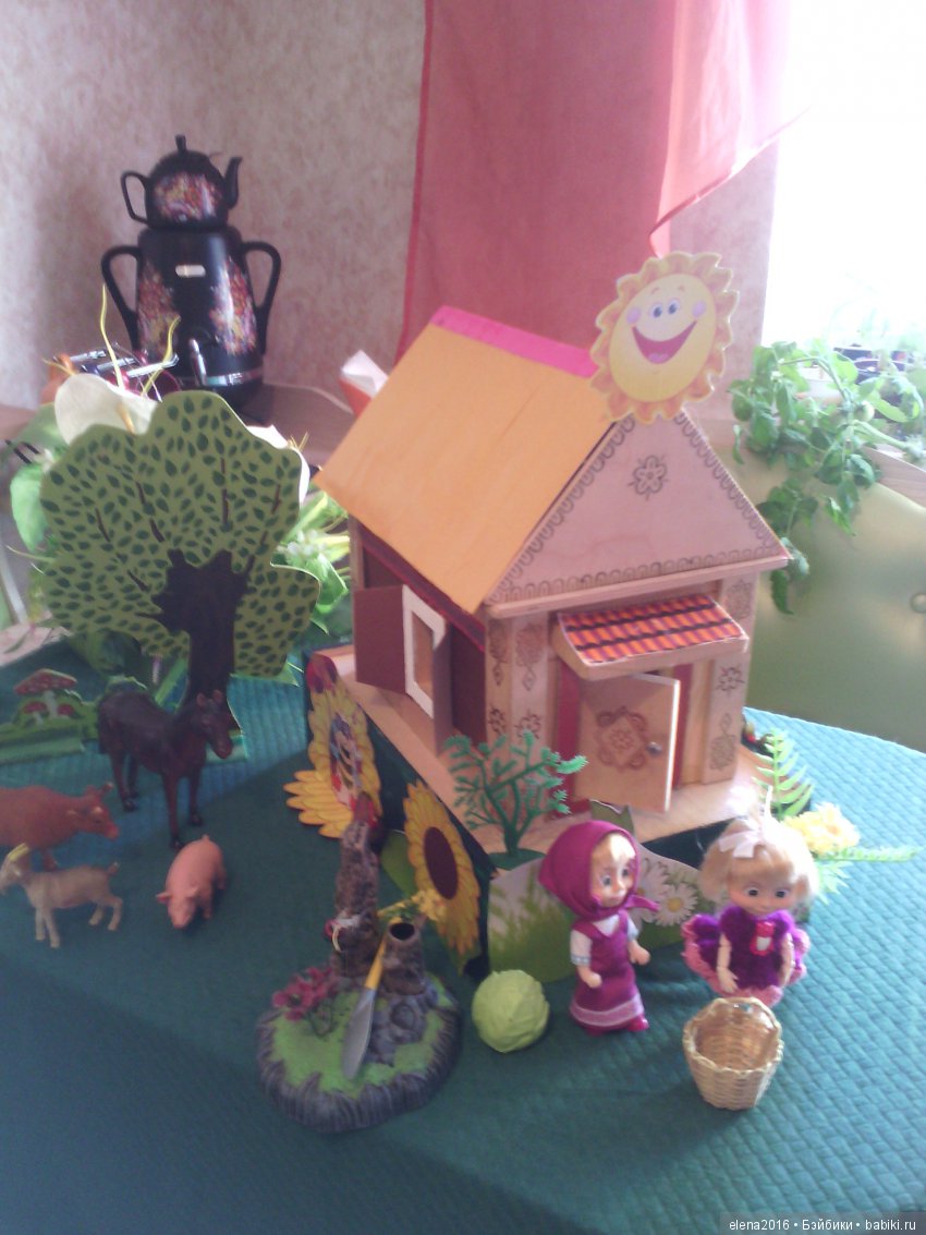 Лето в деревне — Куклы Маша и Медведь (Simba): Маша в кармашке