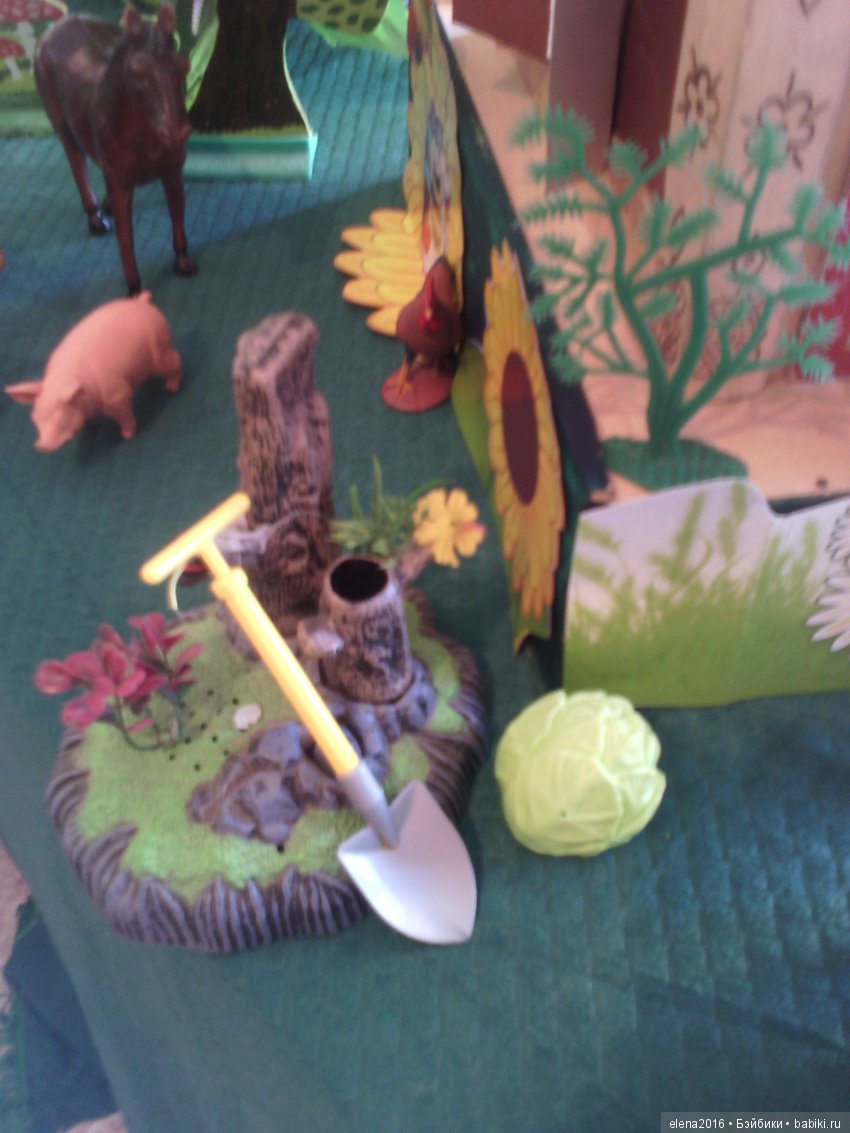 Лето в деревне — Куклы Маша и Медведь (Simba): Маша в кармашке (фото 6)