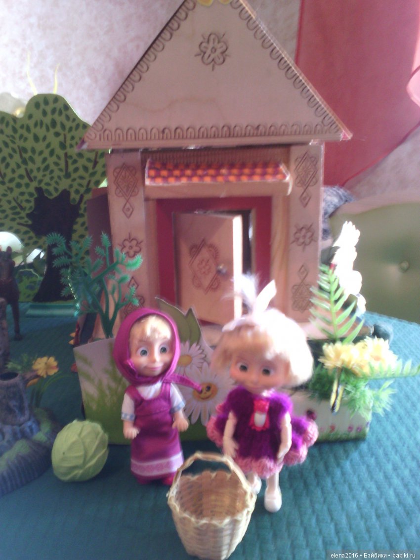 Лето в деревне — Куклы Маша и Медведь (Simba): Маша в кармашке