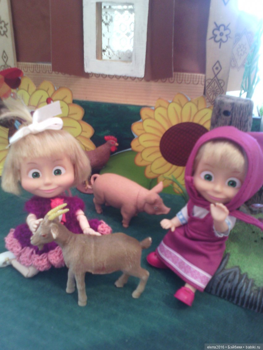 Лето в деревне — Куклы Маша и Медведь (Simba): Маша в кармашке