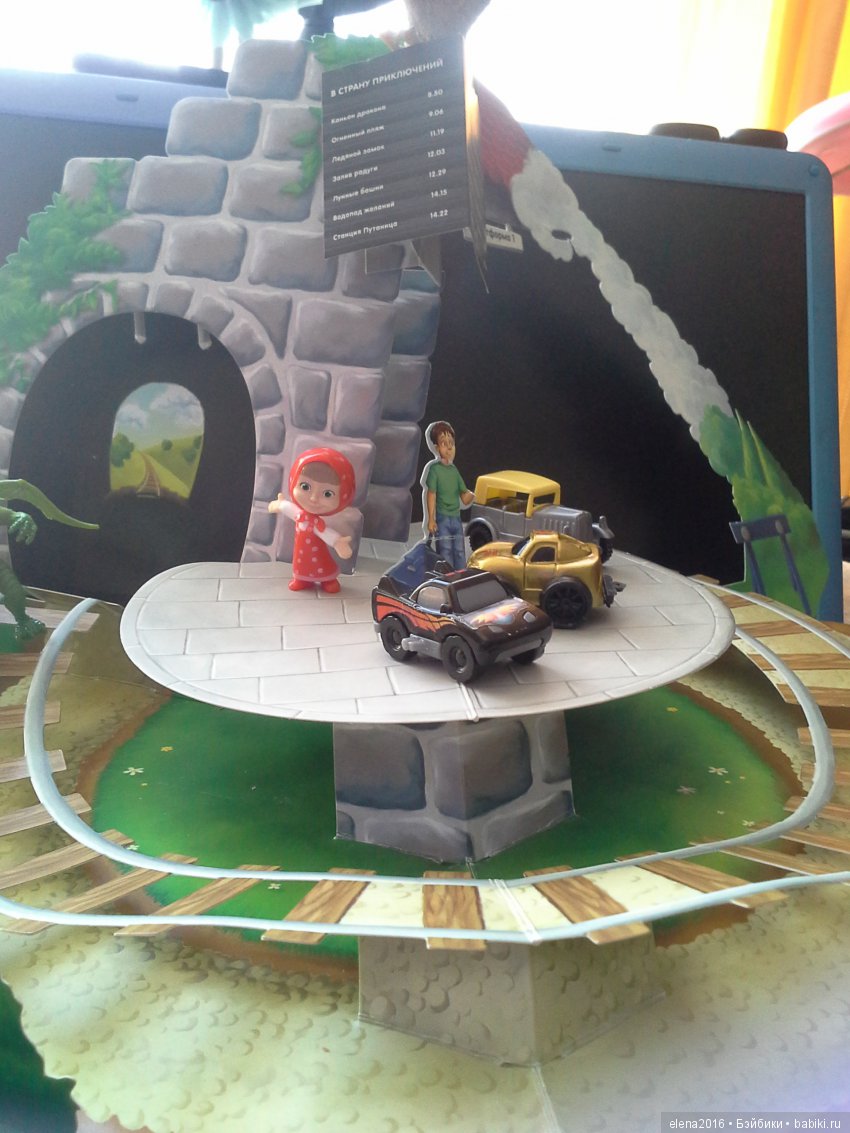 В страну приключений — Куклы Маша и Медведь (Simba): Маша в кармашке (фото 6)