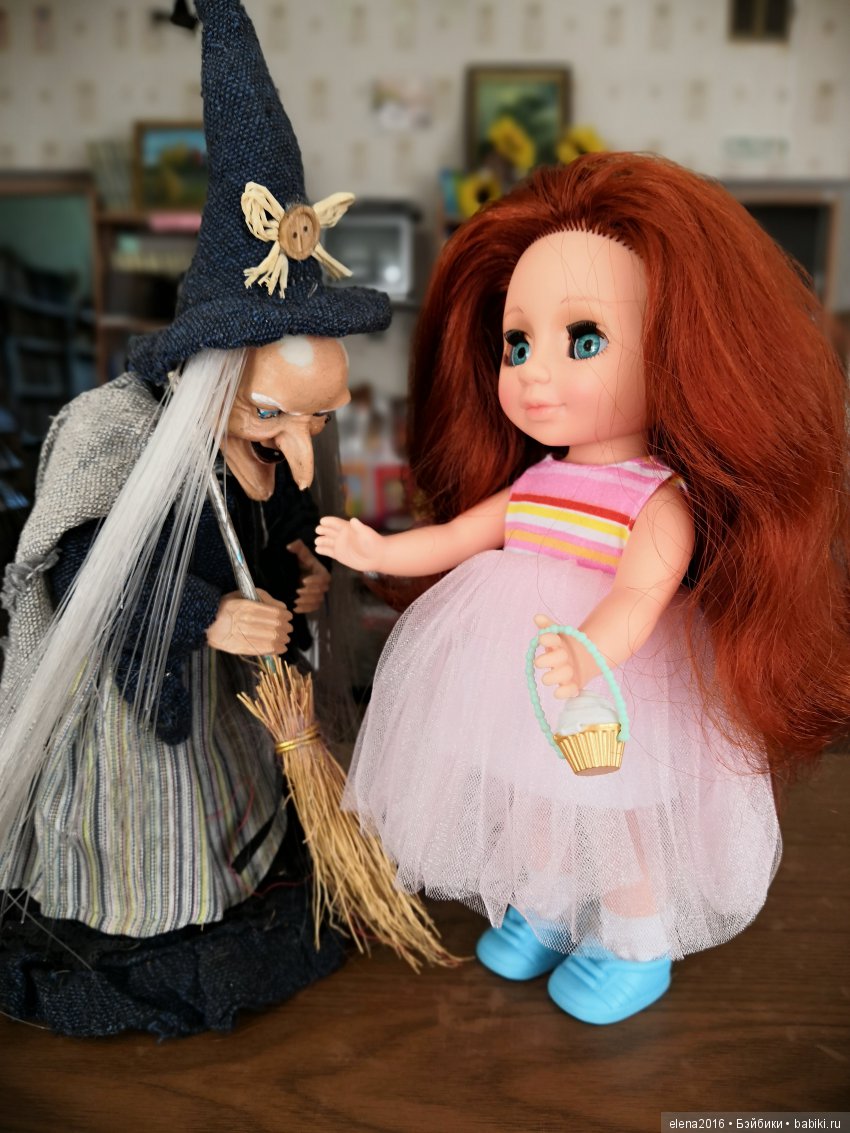 Ася в библиотеке — Российские куклы Весна (фото 5)