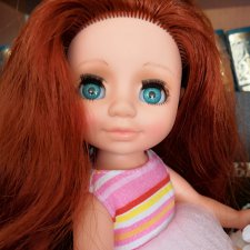 Ася в библиотеке